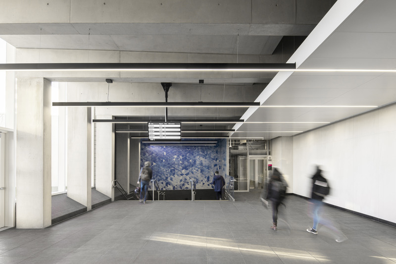 Dossier de presse | 7036-01 - Communiqué de presse | Le Pôle multimodal Vendôme se distingue à l’international en remportant un Architecture MasterPrize dans la catégorie « Transportation » - Bisson Fortin | Provencher_Roy Architectes en consortium - Architecture institutionnelle -  Nouvel édicule à la station Vendôme  - Crédit photo : David Boyer