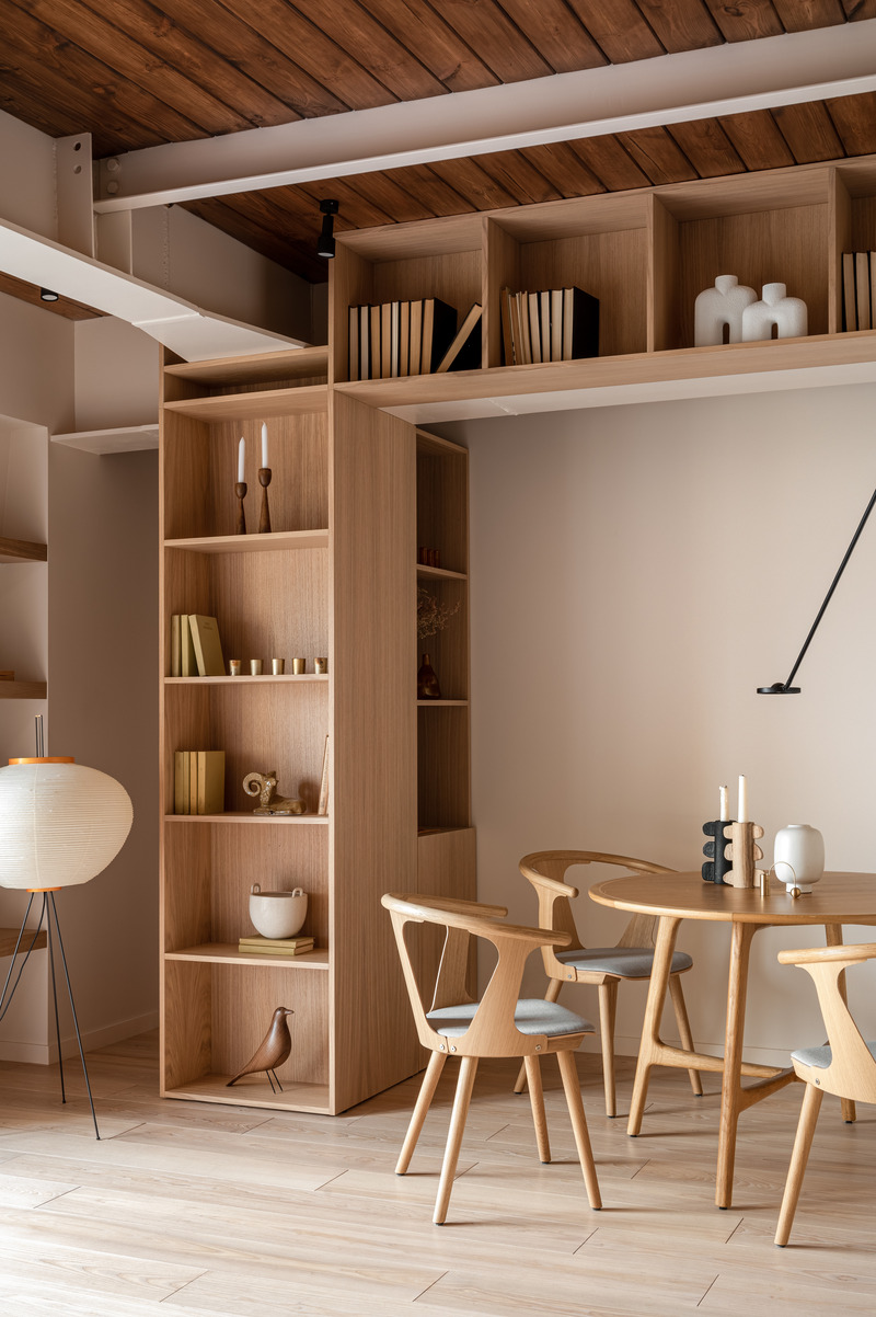 Dossier de presse | 7482-01 - Communiqué de presse | Pied-à-Terre With a Lot of Wood - Yana Molodykh - Design d’intérieur résidentiel - Crédit photo : Yevhenii Avramenko
