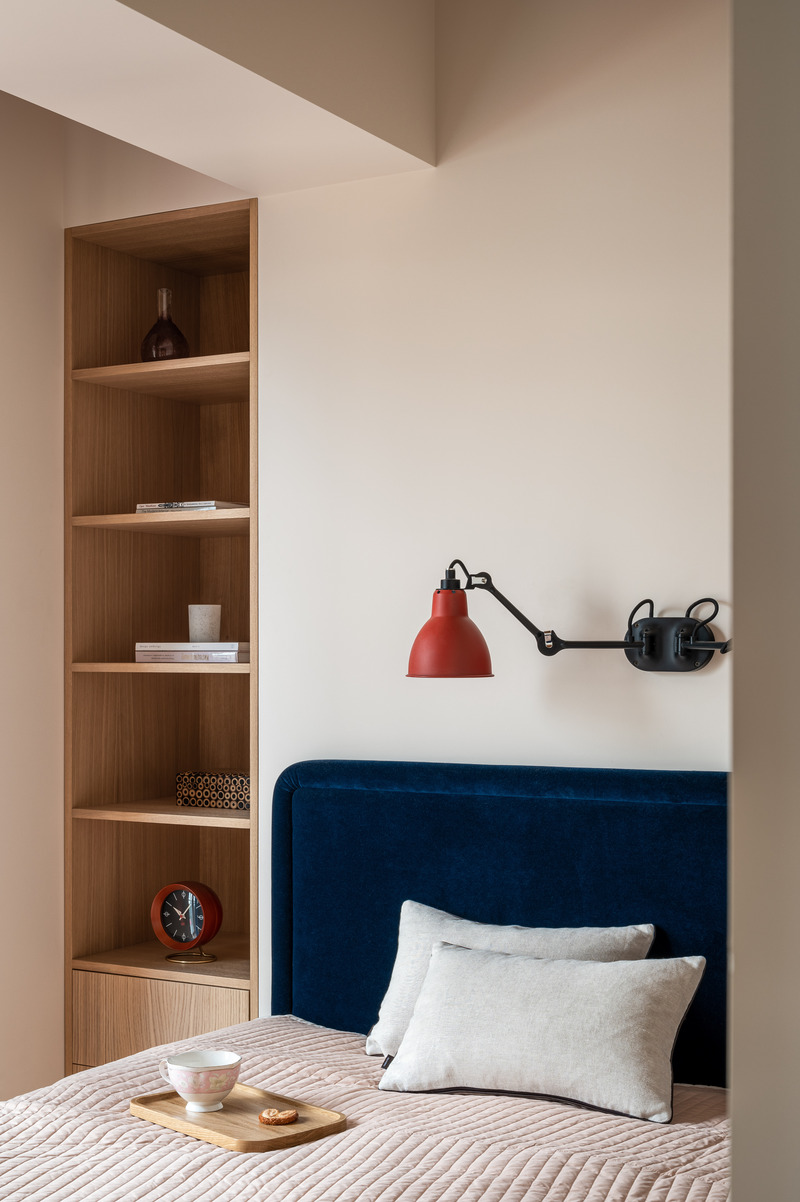 Dossier de presse | 7482-01 - Communiqué de presse | Pied-à-Terre With a Lot of Wood - Yana Molodykh - Design d’intérieur résidentiel - Crédit photo : Yevhenii Avramenko