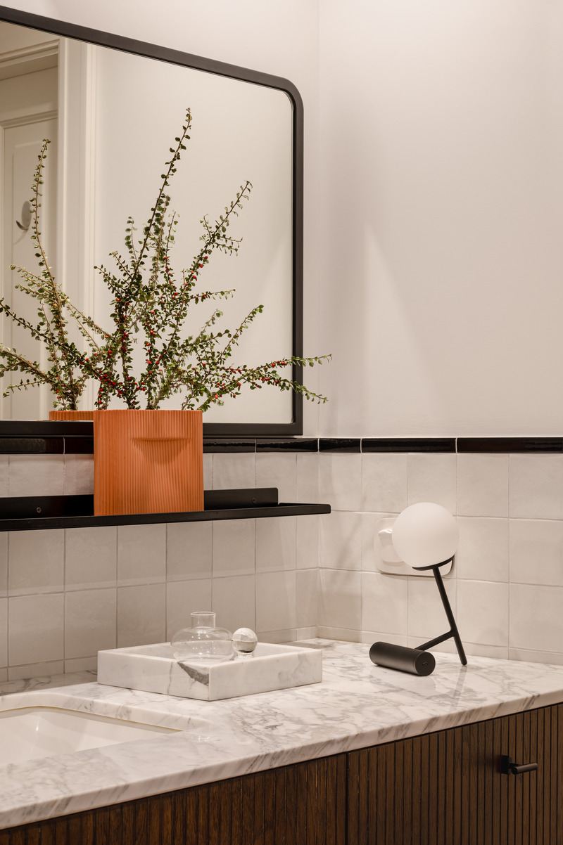 Dossier de presse | 7482-01 - Communiqué de presse | Pied-à-Terre With a Lot of Wood - Yana Molodykh - Design d’intérieur résidentiel - Crédit photo : Yevhenii Avramenko