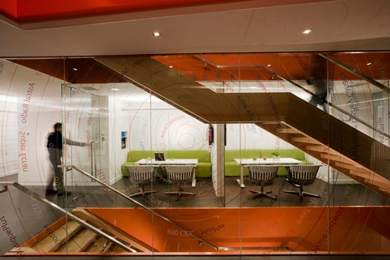 Press kit | 865-02 - Press release | Astral Media - Lemay - Commercial Interior Design - Salle de rencontres  - Photo credit: Claude-Simon Langlois