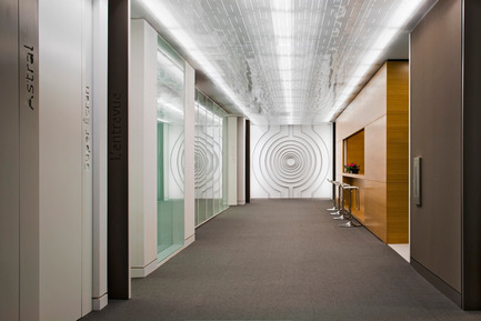 Press kit | 865-02 - Press release | Astral Media - Lemay - Commercial Interior Design - Aire de circulation principale - Photo credit: Claude-Simon Langlois