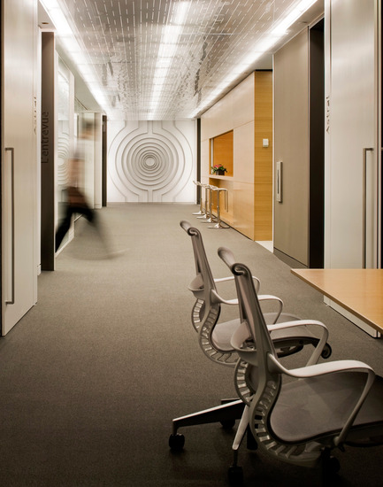 Press kit | 865-02 - Press release | Astral Media - Lemay - Commercial Interior Design - Aire de circulation principale - Photo credit: Claude-Simon Langlois