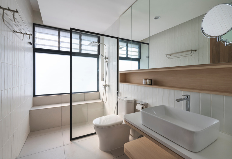 Dossier de presse | 7017-02 - Communiqué de presse | Red House - SAVA - Architecture résidentielle - Master bathroom - with generous natural lighting and ventilation - Crédit photo : Ryan Chan