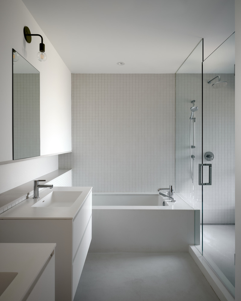 Dossier de presse | 2744-07 - Communiqué de presse | Everden Residence - StudioAC - Architecture résidentielle - Bathroom - Crédit photo : Doublespace Photography