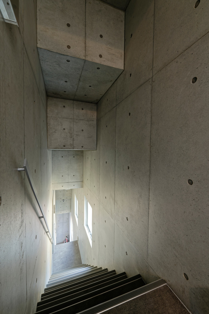 Dossier de presse | 3153-04 - Communiqué de presse | Tokyo's Compact Site: Staircase-Linked Layered Housing by Ryuichi Sasaki Architecture - Ryuichi Sasaki Architecture - Architecture résidentielle - STAIRCASE - Crédit photo : Sherpa