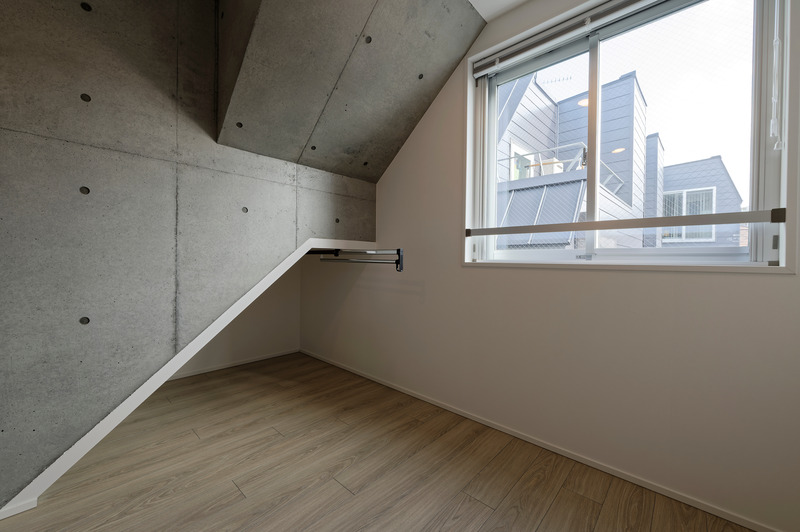 Dossier de presse | 3153-04 - Communiqué de presse | Tokyo's Compact Site: Staircase-Linked Layered Housing by Ryuichi Sasaki Architecture - Ryuichi Sasaki Architecture - Architecture résidentielle - INTERIEUR - Crédit photo : Sherpa