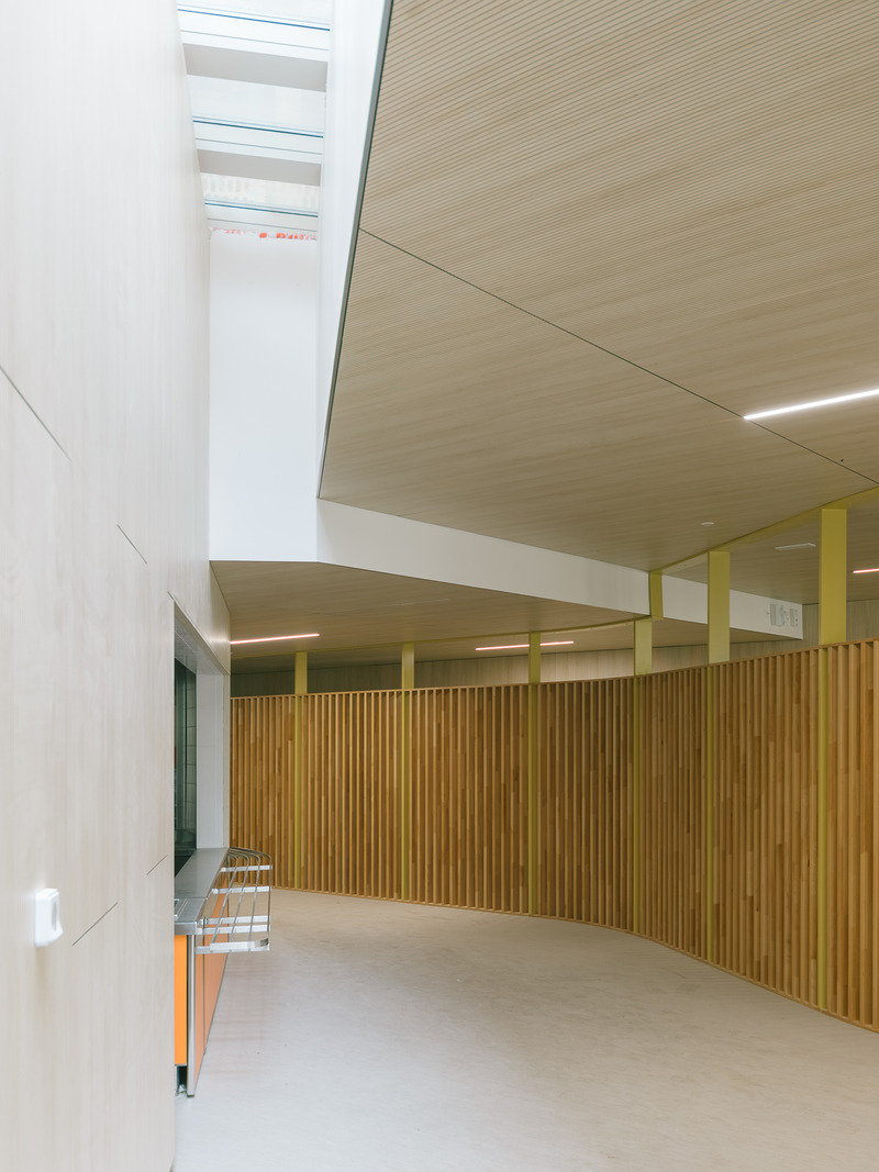 Dossier de presse | 1065-02 - Communiqué de presse | Un groupe scolaire biosourcé à énergie positive - r2k architecte - Architecture institutionnelle - Crédit photo : JACQUES MEREL