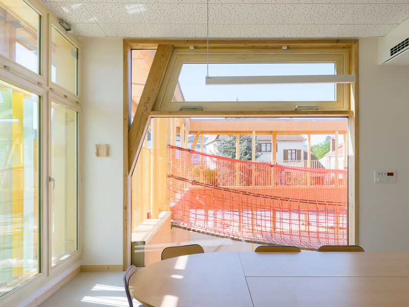 Dossier de presse | 1065-02 - Communiqué de presse | Un groupe scolaire biosourcé à énergie positive - r2k architecte - Architecture institutionnelle - Crédit photo : JACQUES MEREL