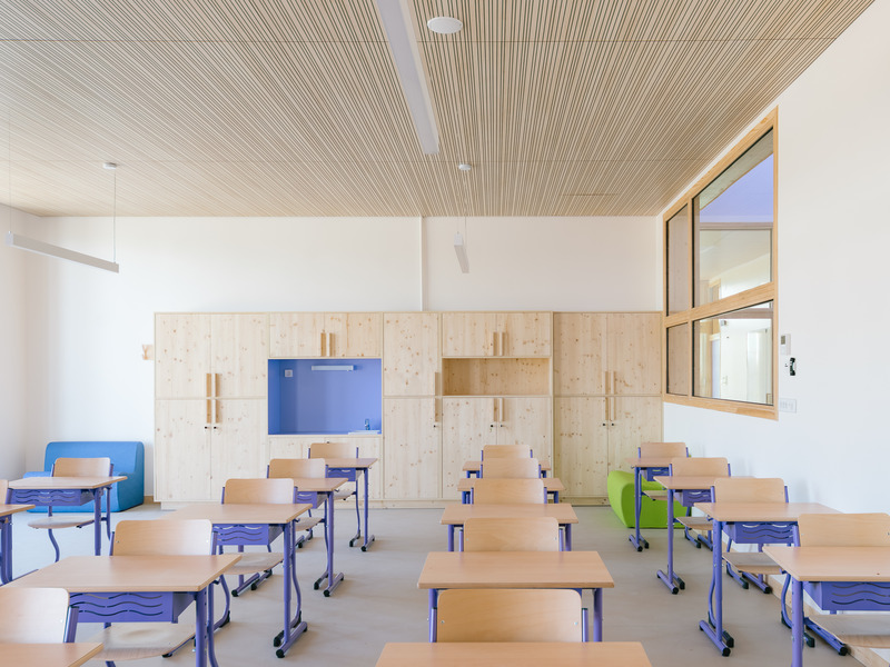 Dossier de presse | 1065-02 - Communiqué de presse | Un groupe scolaire biosourcé à énergie positive - r2k architecte - Architecture institutionnelle - Crédit photo : JACQUES MEREL