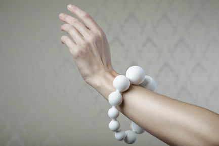 Dossier de presse | 869-01 - Communiqué de presse | Jointed Jewels - byAMT Inc. - Produit - Crédit photo : Lisa Klappe