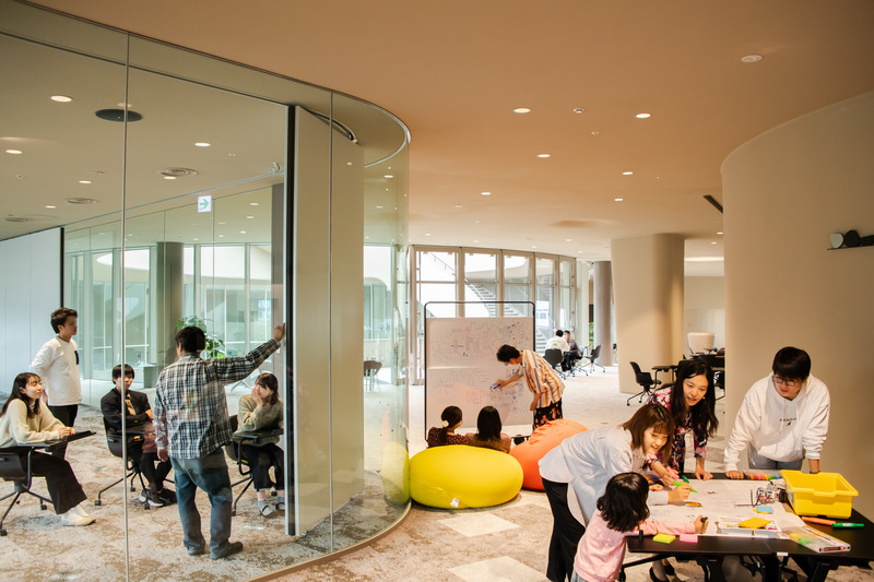 Dossier de presse | 7488-01 - Communiqué de presse | MORI no KAISHO: Meeting Place of Forest - Tetsuo Kobori Architects + Daiwa House Industry Co., Ltd. + Fujita Corporation - Architecture institutionnelle - Studio - Crédit photo : steAm