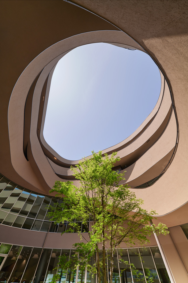 Dossier de presse | 7488-01 - Communiqué de presse | MORI no KAISHO: Meeting Place of Forest - Tetsuo Kobori Architects + Daiwa House Industry Co., Ltd. + Fujita Corporation - Architecture institutionnelle - The Wind Patio - Crédit photo : Tomoyuki Kusunose