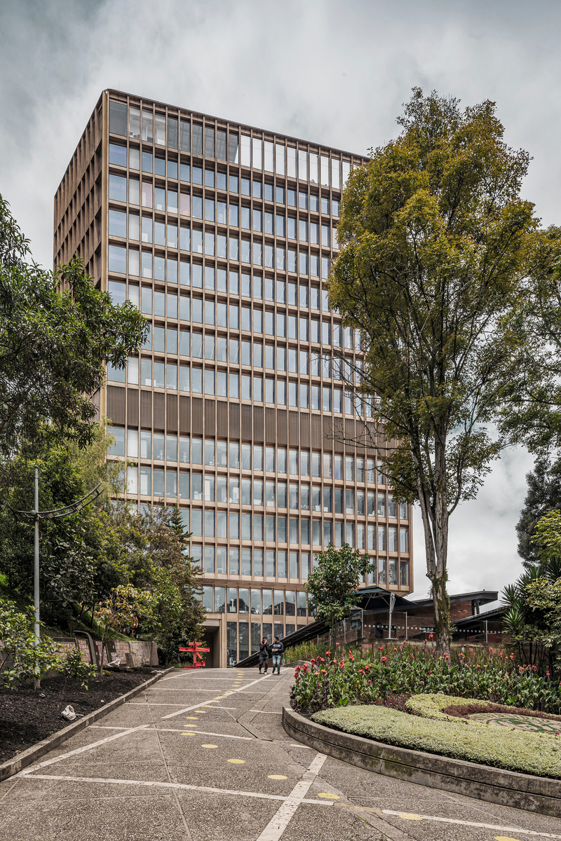 Dossier de presse | 7479-01 - Communiqué de presse | Engineering Laboratories at Pontificia Universidad Javeriana - Juan Pablo Ortiz + TALLER Architects - Architecture institutionnelle - Crédit photo : @alejoarango_pr