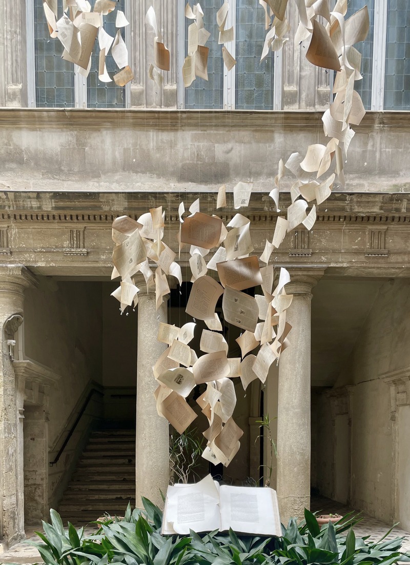 Dossier de presse | 7495-01 - Communiqué de presse | Livrons-nous : installation artistique qui remporte le Prix du Public au FAV 23 à Montpellier - Charlotte Jeanjean, Viviane Le Deunff et Camille Maire - Art - Crédit photo : Viviane Le Deunff