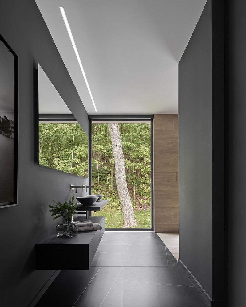 Dossier de presse | 2260-05 - Communiqué de presse | Maison Shefford : un modèle d'architecture et d'aménagement intérieur intégrés avec la nature - MXMA Architecture & Design en collaboration avec Catlin Stothers Design - Architecture résidentielle - Crédit photo : Nanne Springer