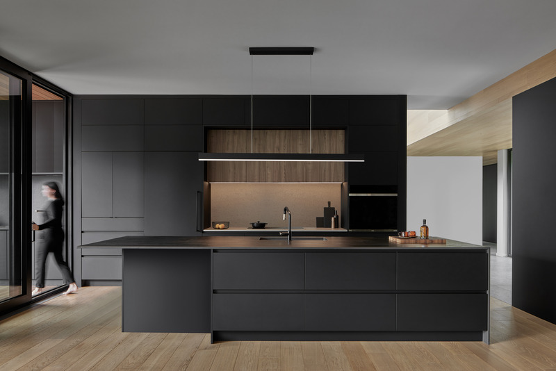 Dossier de presse | 2260-05 - Communiqué de presse | Maison Shefford : un modèle d'architecture et d'aménagement intérieur intégrés avec la nature - MXMA Architecture & Design en collaboration avec Catlin Stothers Design - Architecture résidentielle - Crédit photo : Nanne Springer