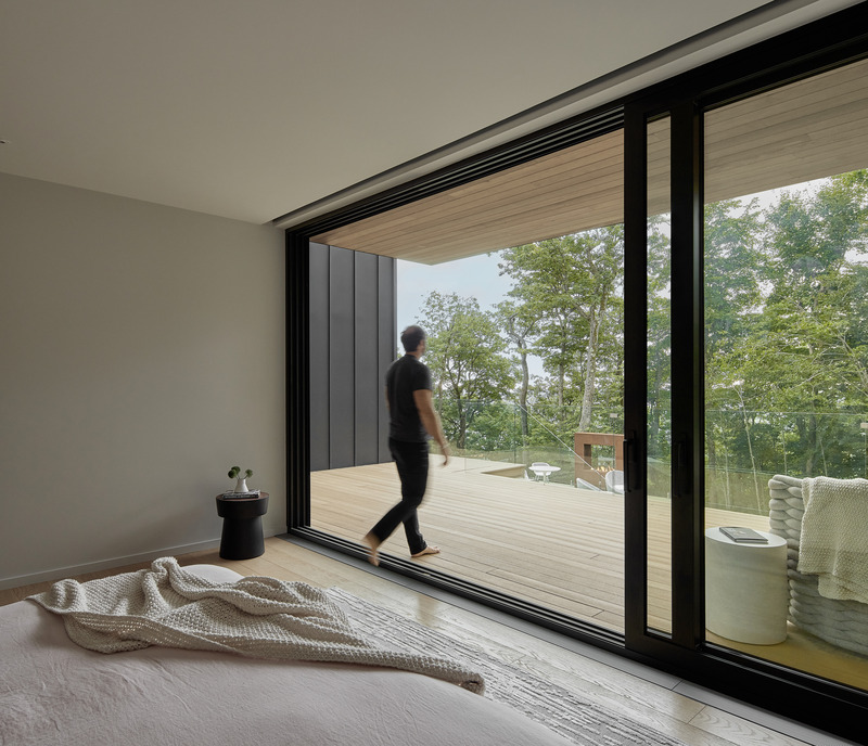 Dossier de presse | 2260-05 - Communiqué de presse | Maison Shefford : un modèle d'architecture et d'aménagement intérieur intégrés avec la nature - MXMA Architecture & Design en collaboration avec Catlin Stothers Design - Architecture résidentielle - Crédit photo : Nanne Springer