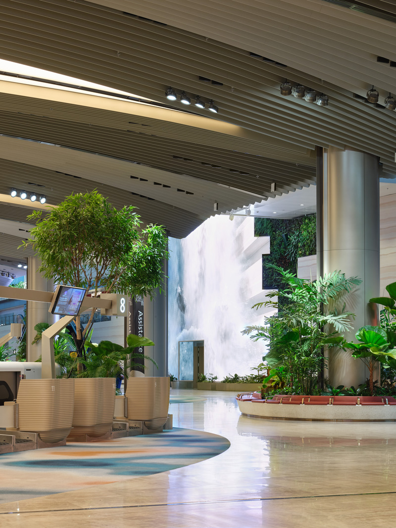 Press kit | 7412-01 - Press release | BOIFFILS Architectures Brings the 'Garden City' Inside New Biophilic Singapore Airport Terminal - BOIFFILS Architectures - Commercial Architecture - Photo credit: Changi Airport Group - Fabian Ong