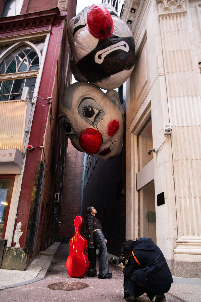 Dossier de presse | 2402-07 - Communiqué de presse | EXMURO arts publics célèbre la nouvelle année à Boston avec la diffusion de 8 œuvres au WINTERACTIVE! - EXMURO arts publics - Art - Fin de partie (Nagg &amp; Nell), Max Streicher - Crédit photo : Annielly Camargo, gracieuseté du Downtown Boston BID