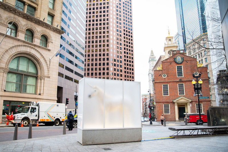 Dossier de presse | 2402-07 - Communiqué de presse | EXMURO arts publics célèbre la nouvelle année à Boston avec la diffusion de 8 œuvres au WINTERACTIVE! - EXMURO arts publics - Art - Mythe et évidence, Mathieu Valade - Crédit photo : Annielly Camargo, gracieuseté du Downtown Boston BID