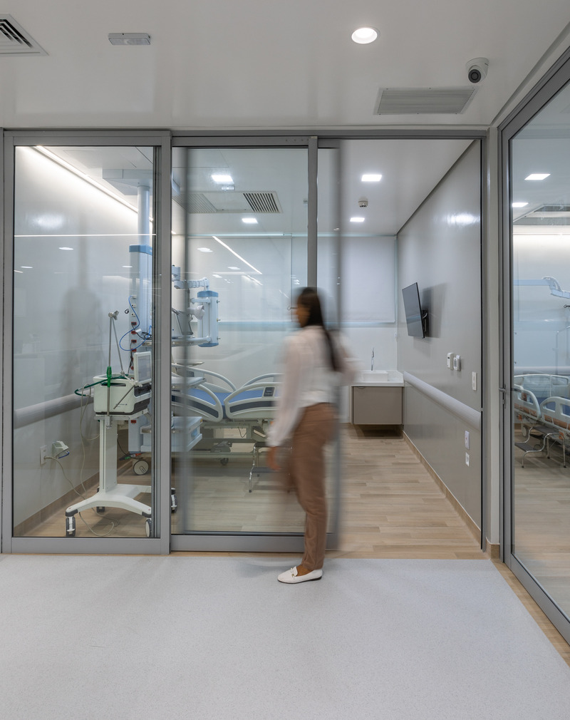 Dossier de presse | 7497-01 - Communiqué de presse | HELP – Teaching Hospital and Research Laboratories - Contemporanea Arquitetura e Interiores - Architecture institutionnelle - Adult ICU - Crédit photo : Vilmar Costa