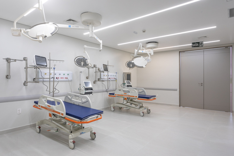 Dossier de presse | 7497-01 - Communiqué de presse | HELP – Teaching Hospital and Research Laboratories - Contemporanea Arquitetura e Interiores - Architecture institutionnelle - Emergency Room - Crédit photo : Vilmar Costa
