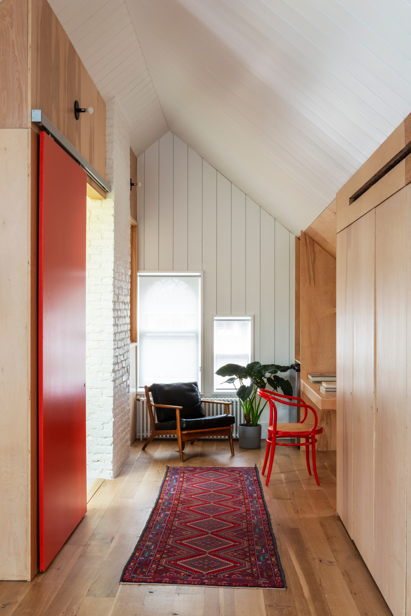 Dossier de presse | 5881-05 - Communiqué de presse | Ditmas House - Shakespeare Gordon Studio - Architecture résidentielle - Primary bedroom - Crédit photo : David Gilbert