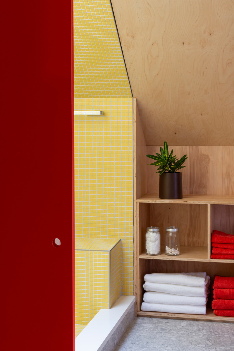 Dossier de presse | 5881-05 - Communiqué de presse | Ditmas House - Shakespeare Gordon Studio - Architecture résidentielle - Primary bathroom - Crédit photo : David Gilbert