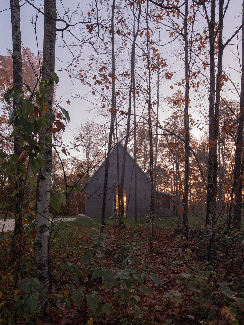 Dossier de presse | 1685-12 - Communiqué de presse | Chalet Kanata - Atelier L'Abri - Architecture résidentielle -  Chalet Kanata  - Crédit photo : Raphaël Thibodeau
