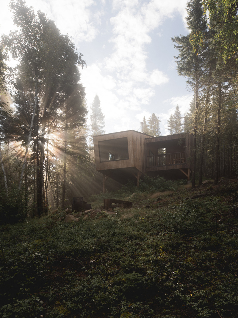 Press kit | 1685-08 - Press release | Territoire Charlevoix - Atelier L'Abri - Commercial Architecture -  Sunrise  - Photo credit: Raphaël Thibodeau
