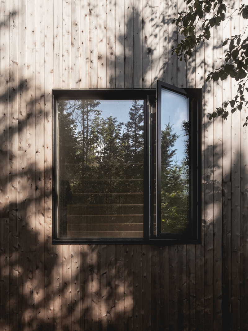 Press kit | 1685-08 - Press release | Territoire Charlevoix - Atelier L'Abri - Commercial Architecture -  Detail  - Photo credit:  Raphaël Thibodeau 