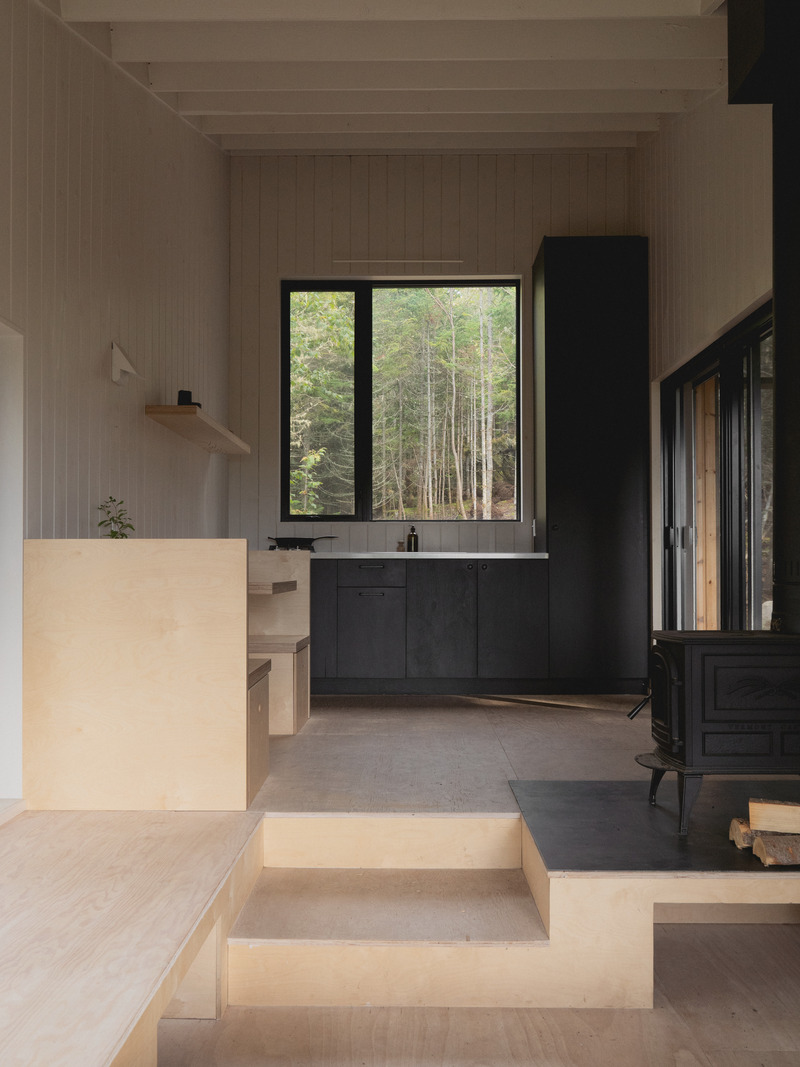Press kit | 1685-08 - Press release | Territoire Charlevoix - Atelier L'Abri - Commercial Architecture -  Kitchen  - Photo credit: Raphaël Thibodeau