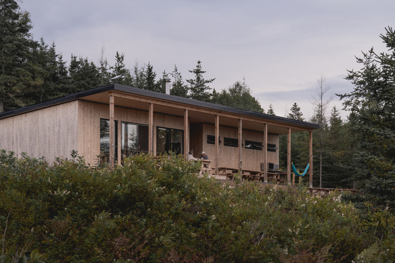 Press kit | 1685-08 - Press release | Territoire Charlevoix - Atelier L'Abri - Commercial Architecture -  Visitor center  - Photo credit: Raphaël Thibodeau