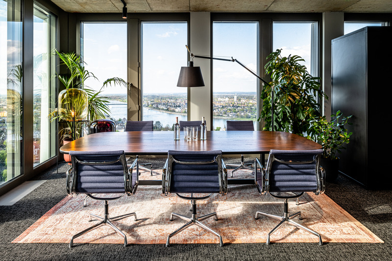 Dossier de presse | 6515-01 - Communiqué de presse | "Neuer Kanzlerplatz" Office Quarter - Bonn, Germany - JSWD - Immobilier -  Office in the high-rise building  - Crédit photo :  Christa Lachenmaier 
