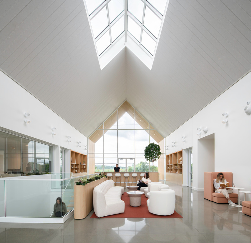 Dossier de presse | 1215-14 - Communiqué de presse | Maison Lavande - ISSASTUDIO - Design d’intérieur commercial - L'atrium - Crédit photo : David Boyer 