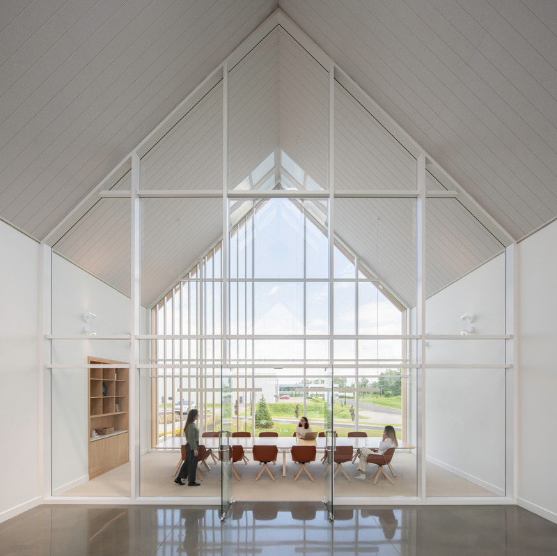 Dossier de presse | 1215-14 - Communiqué de presse | Maison Lavande - ISSASTUDIO - Design d’intérieur commercial - L'atrium - Crédit photo : David Boyer 