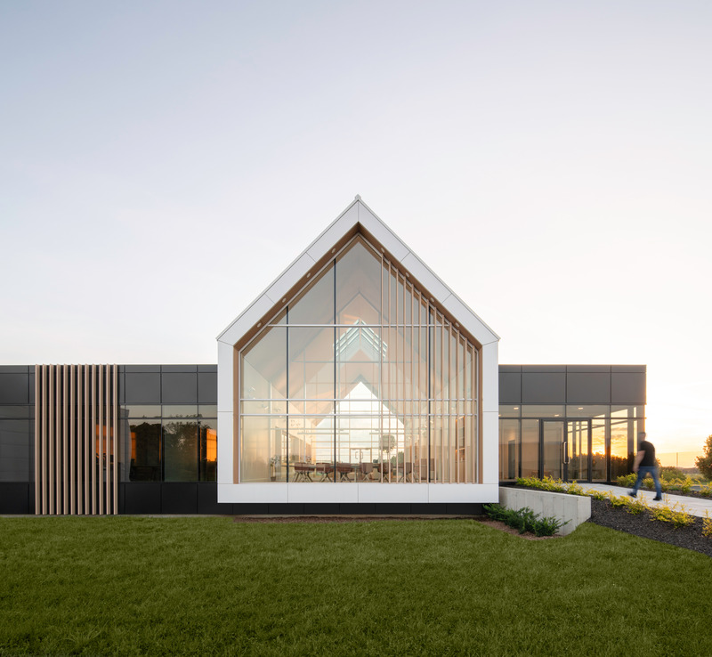 Dossier de presse | 1215-14 - Communiqué de presse | Maison Lavande - ISSASTUDIO - Design d’intérieur commercial -  Le centre administratif - Crédit photo : David Boyer 