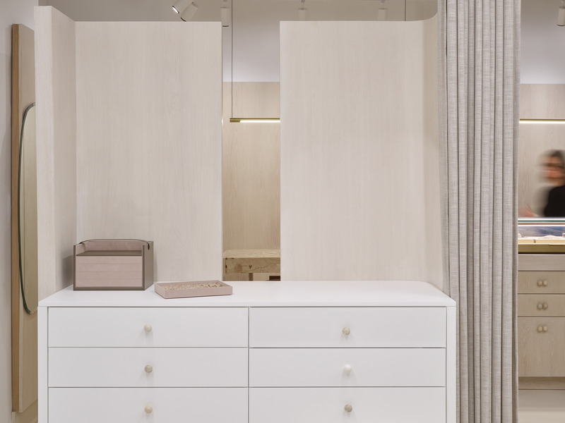 Press kit | 7505-01 - Press release | Every Facet of ATTIC's New Jewellery Studio Reflects Canadian Artistry & Collaboration - Simone Ferkul Projects - Commercial Interior Design - Photo credit: Riley Snelling