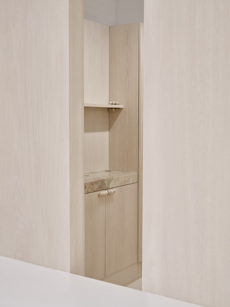 Press kit | 7505-01 - Press release | Every Facet of ATTIC's New Jewellery Studio Reflects Canadian Artistry & Collaboration - Simone Ferkul Projects - Commercial Interior Design - Photo credit: Riley Snelling