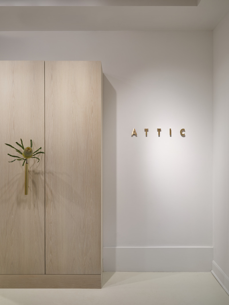 Press kit | 7505-01 - Press release | Every Facet of ATTIC's New Jewellery Studio Reflects Canadian Artistry & Collaboration - Simone Ferkul Projects - Commercial Interior Design - Forals by Shop Flùr - Photo credit: Riley Snelling