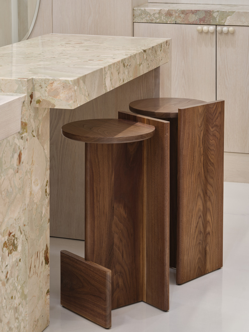 Press kit | 7505-01 - Press release | Every Facet of ATTIC's New Jewellery Studio Reflects Canadian Artistry & Collaboration - Simone Ferkul Projects - Commercial Interior Design - Stools are designed by Simone Ferkul Projects and made by Tetome House - Photo credit: Riley Snelling