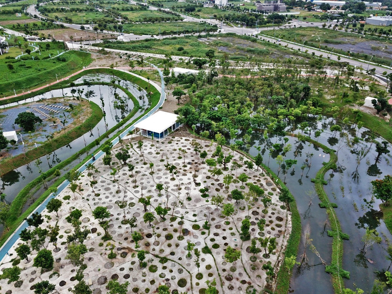 Dossier de presse | 7501-01 - Communiqué de presse | The BLT Built Design Awards 2024 Invites Architects and Design Professionals to Showcase Global Excellence - 3C Awards - Concours - Landscape Architecture of the Year 2023. Phase Shifts Park. Mosbach Paysagistes. - Crédit photo : Victor Chohao Wu, Catherine Mosbach<br style="">