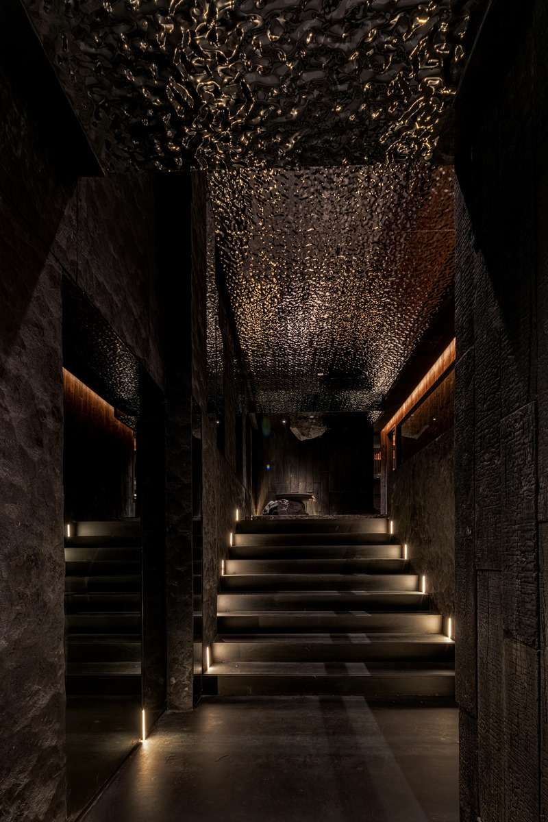 Press kit | 7501-02 - Press release | LIT Lighting Design Awards 2024 Open for Submissions – Be a Part of the Premier International Lighting Design Showcase! - 3C Awards - Competition - IronPlate Restaurant. ERRELUCE. - Photo credit: FotoPerspektif, Ryan Salim
