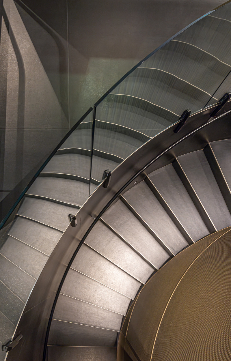 Press kit | 3143-04 - Press release | L’Île Mystérieuse - An homage to Jules Verne - FOR. design planning - Commercial Interior Design - Circular staircase detail - Photo credit: GoXplore