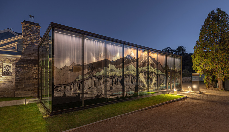 Press kit | 3143-04 - Press release | L’Île Mystérieuse - An homage to Jules Verne - FOR. design planning - Commercial Interior Design - Printing on curtain wall - Photo credit: GoXplore
