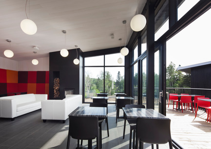 Dossier de presse | 759-03 - Communiqué de presse | Station BLÜ - Blouin Tardif Architecture-Environnement - Architecture de paysage - Crédit photo : Stéphane Groleau