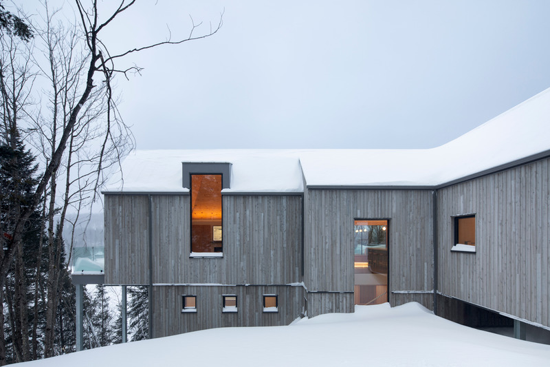 Dossier de presse | 2054-04 - Communiqué de presse | Chalet Papillon - RobitailleCurtis - Architecture résidentielle - Crédit photo : Adrien Williams