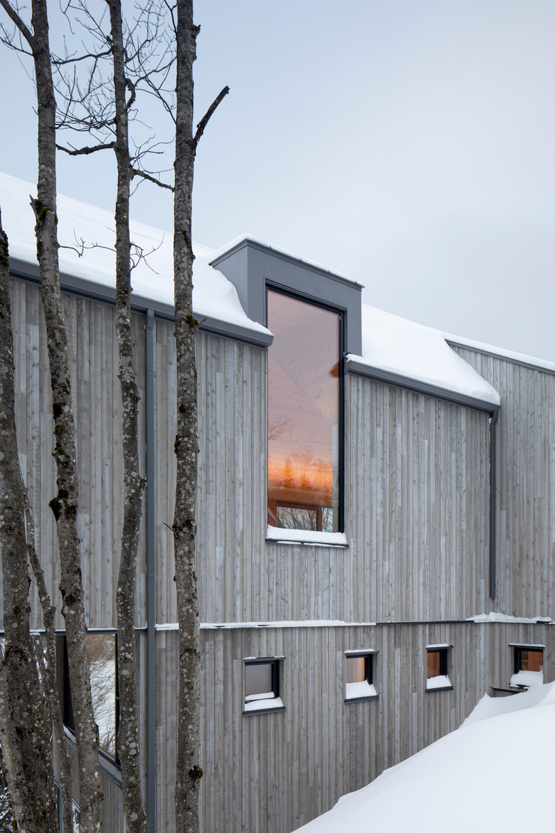 Dossier de presse | 2054-04 - Communiqué de presse | Chalet Papillon - RobitailleCurtis - Architecture résidentielle - Crédit photo : Adrien Williams