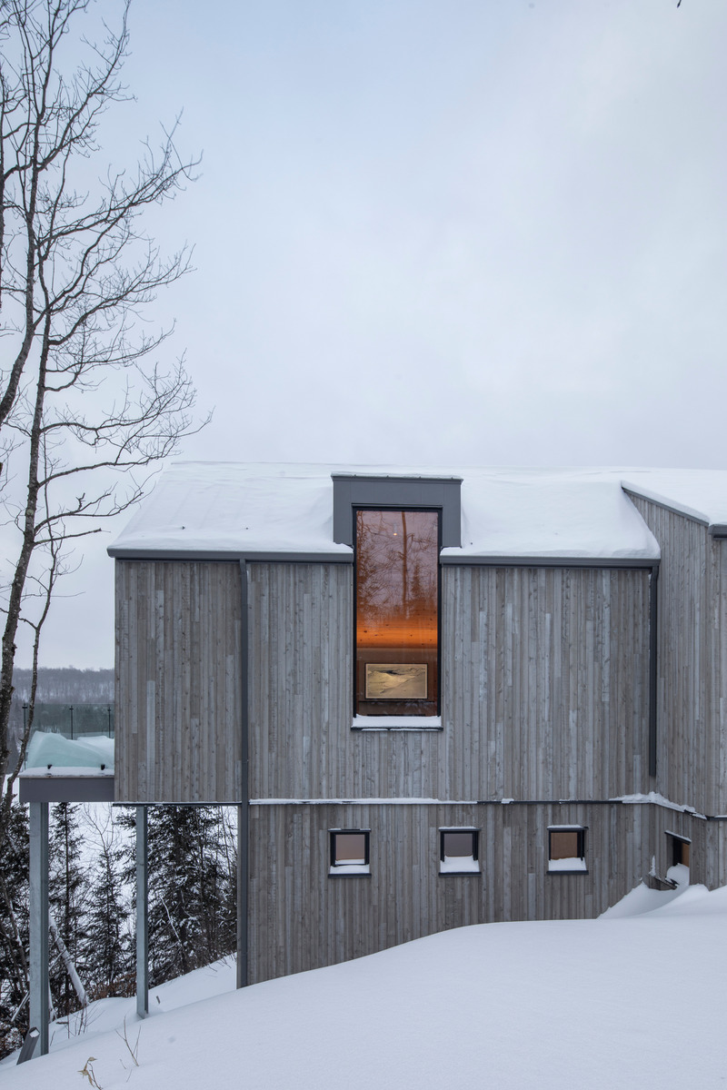 Dossier de presse | 2054-04 - Communiqué de presse | Chalet Papillon - RobitailleCurtis - Architecture résidentielle - Crédit photo : Adrien Williams